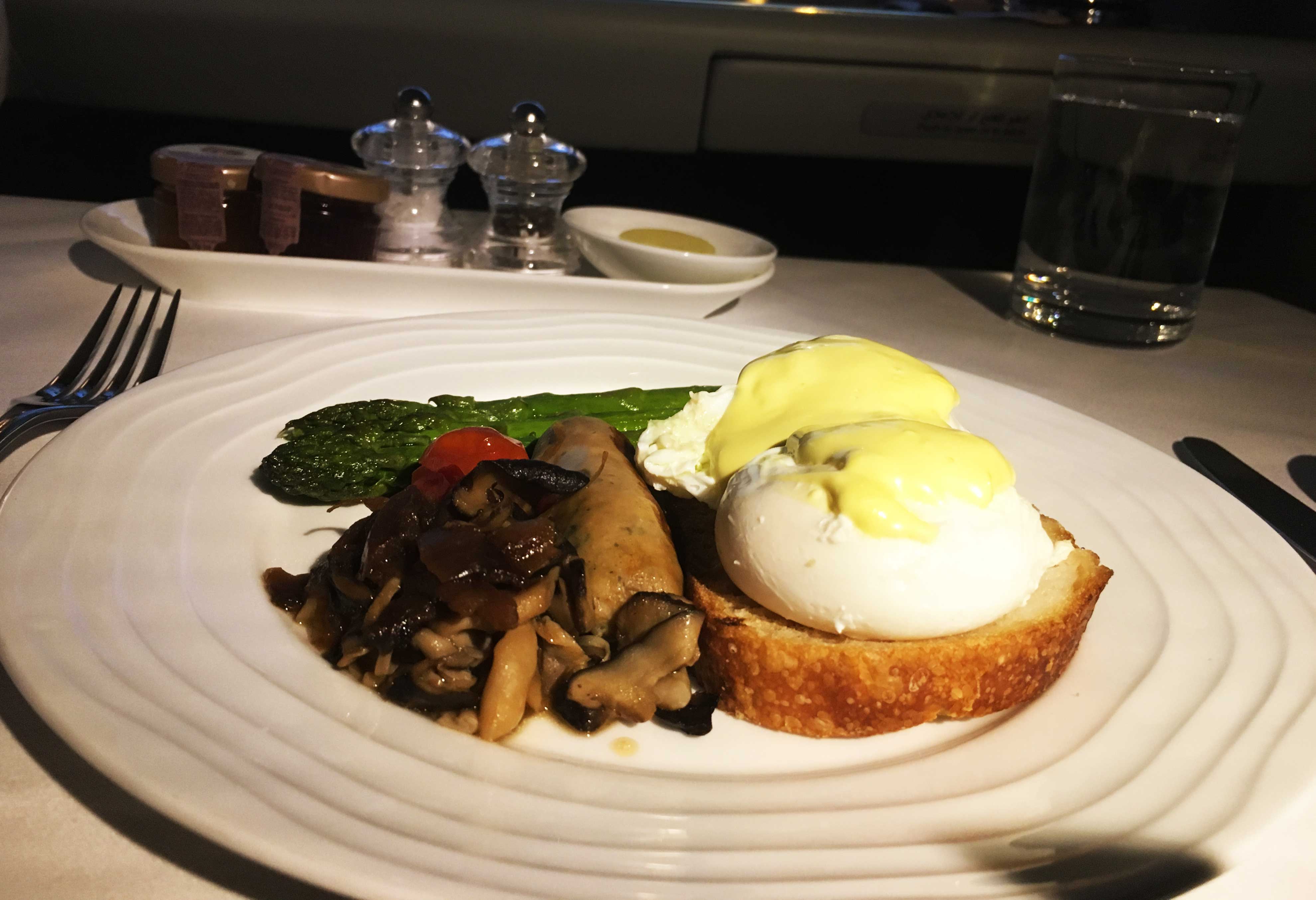 EMIRATES FIRST CLASS FOOD