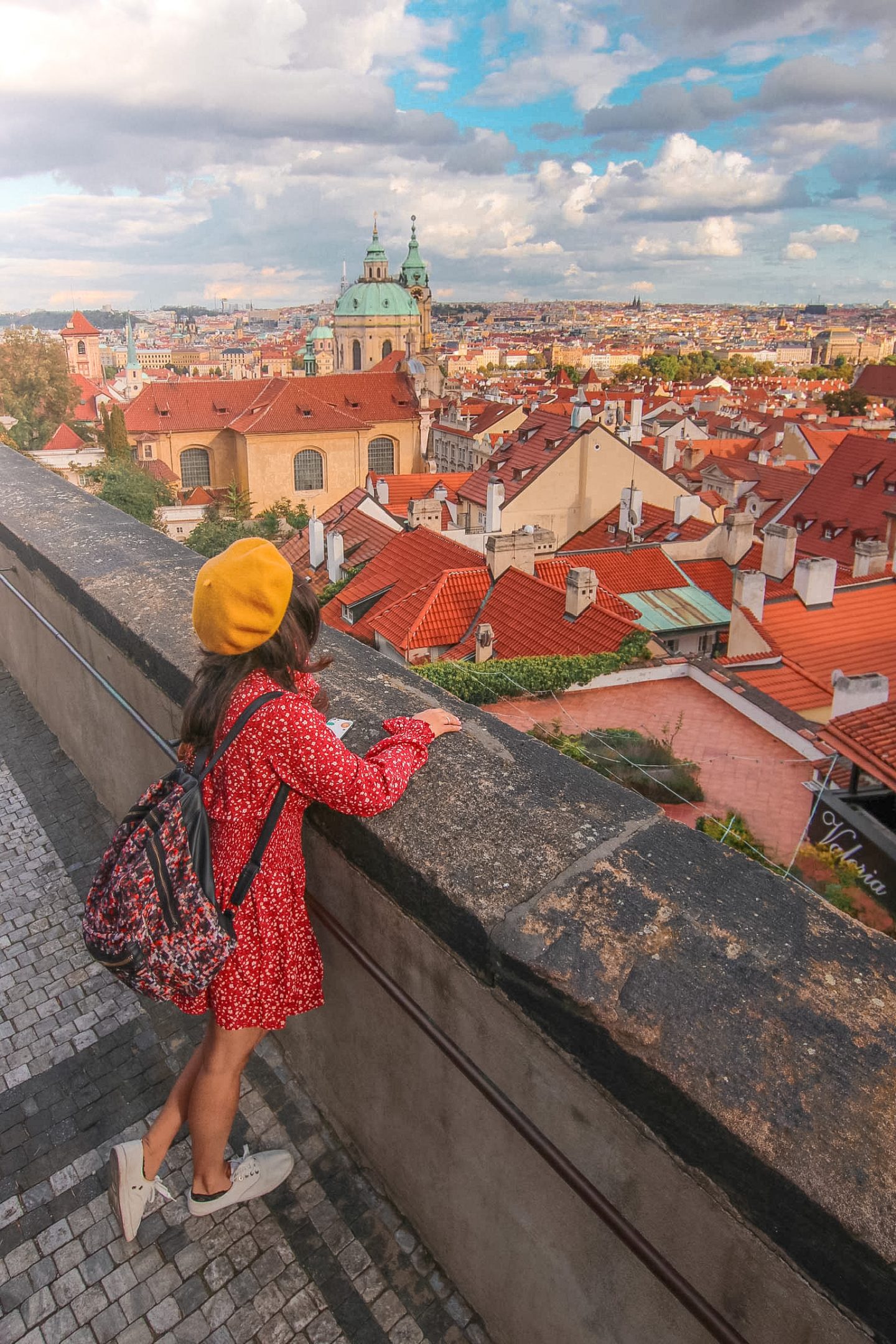 PRAGUE CASTLE LOOK OUT