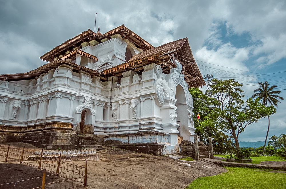 Lankathilaka Temple Near Kandy